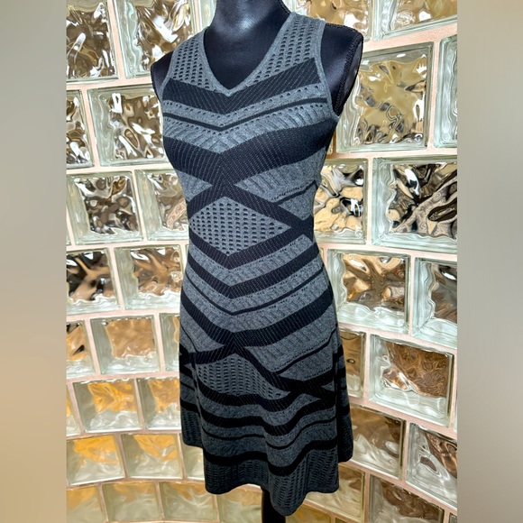 MOSSIMO Sleeveless Sweater Dress with Geometric Pattern. Women’s Size XS. - Picture 5 of 7